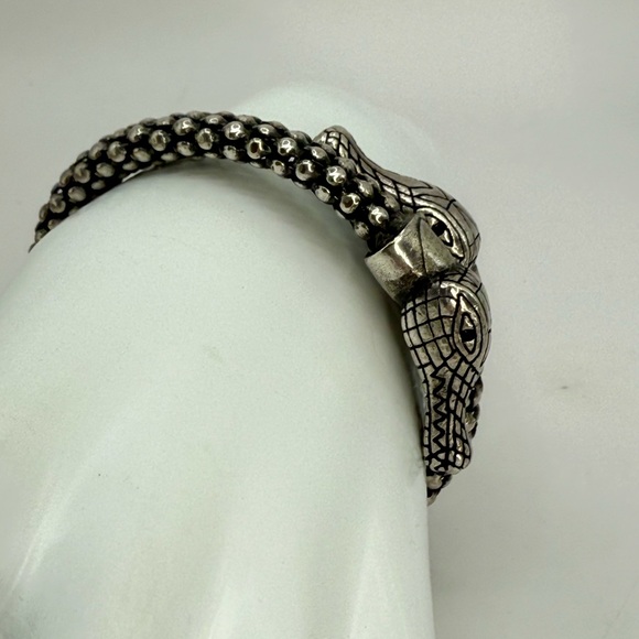 Vintage Silver-Tone Double Alligator Head Bracelet Bead Coil w Rhinestone Eyes - Picture 17 of 17